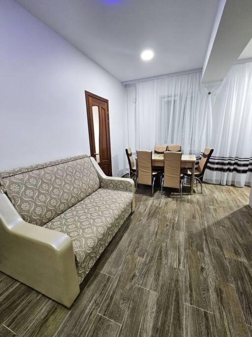 2 Bedroom Central Apartment Chisináu Exterior foto